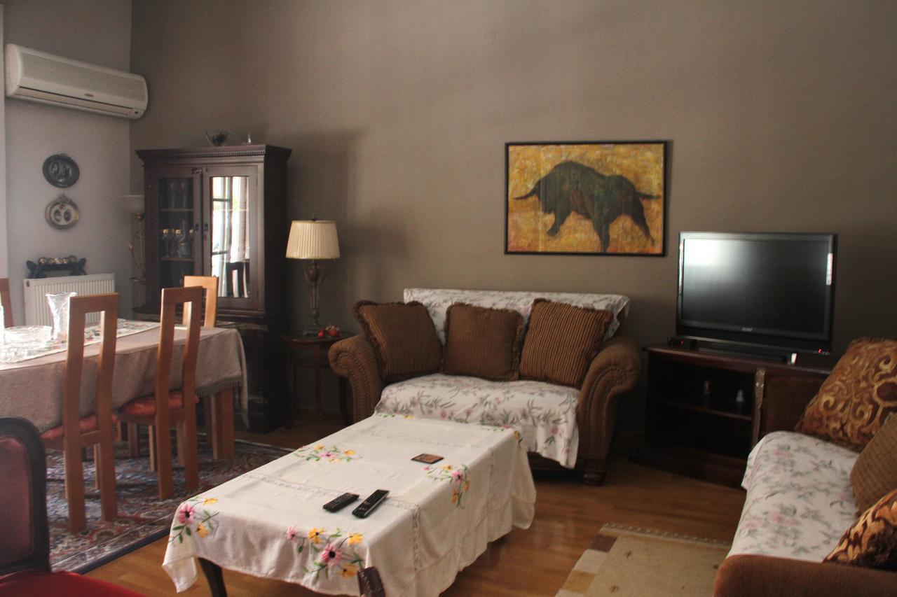 Family House Appartement Kalamáta Buitenkant foto